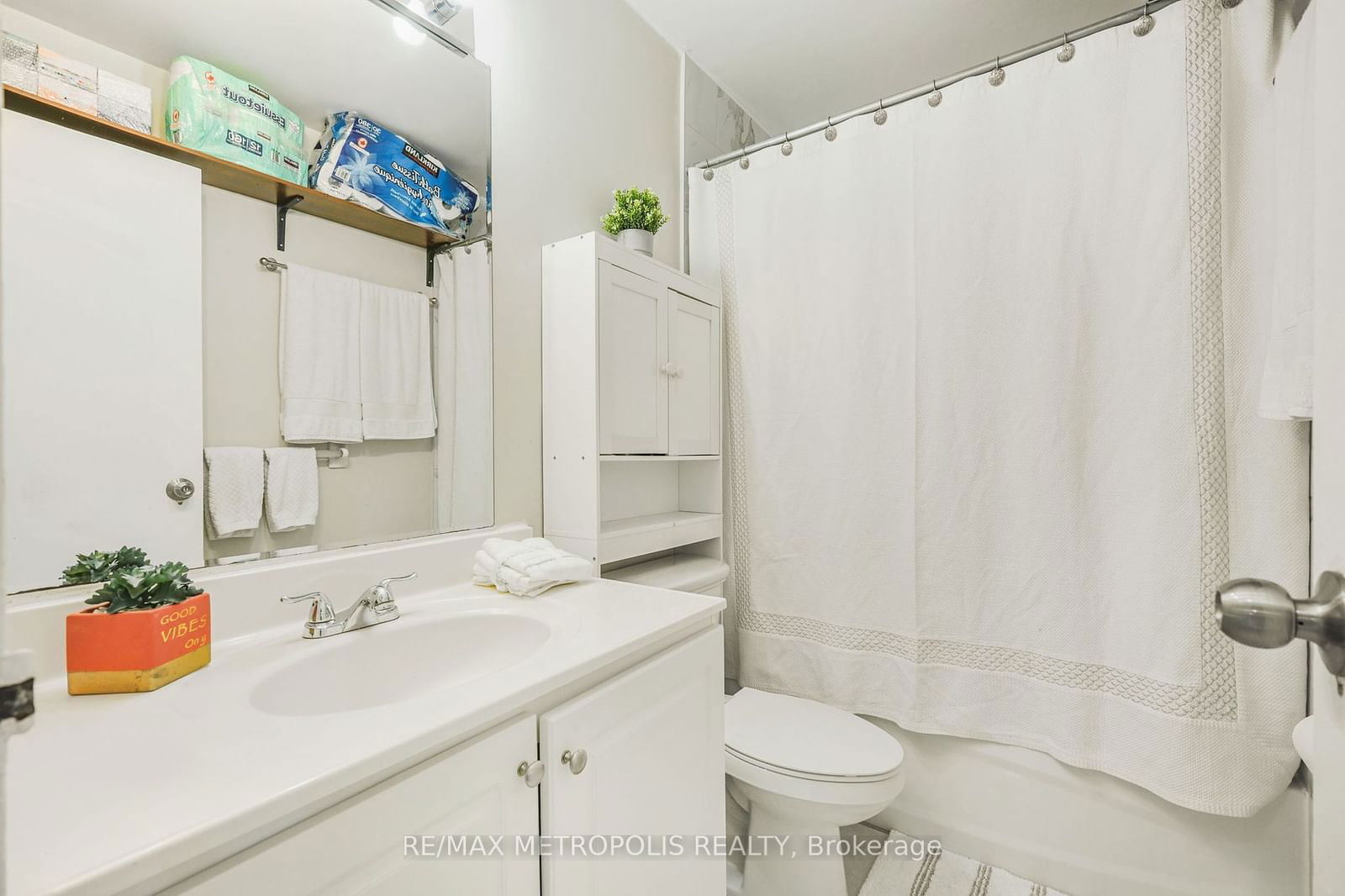 100 Leeward Glwy, unit 1801 for sale - image #22