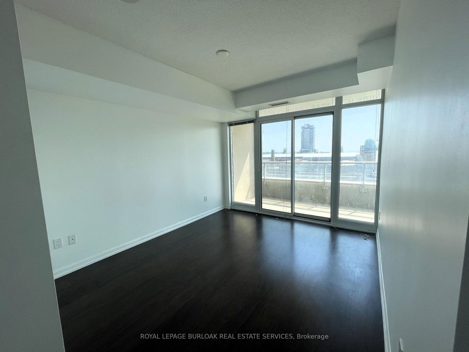 85 East Liberty St E, unit 805 for rent - image #3