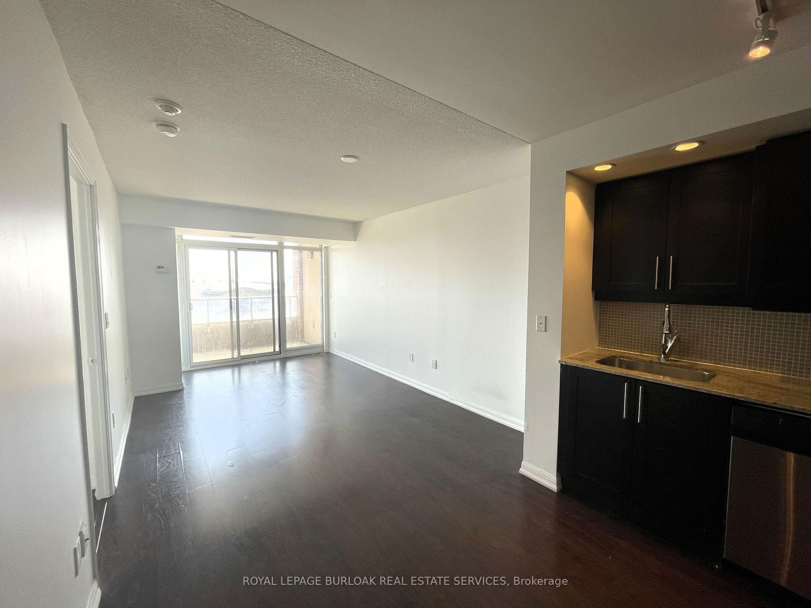 85 East Liberty St E, unit 805 for rent - image #4