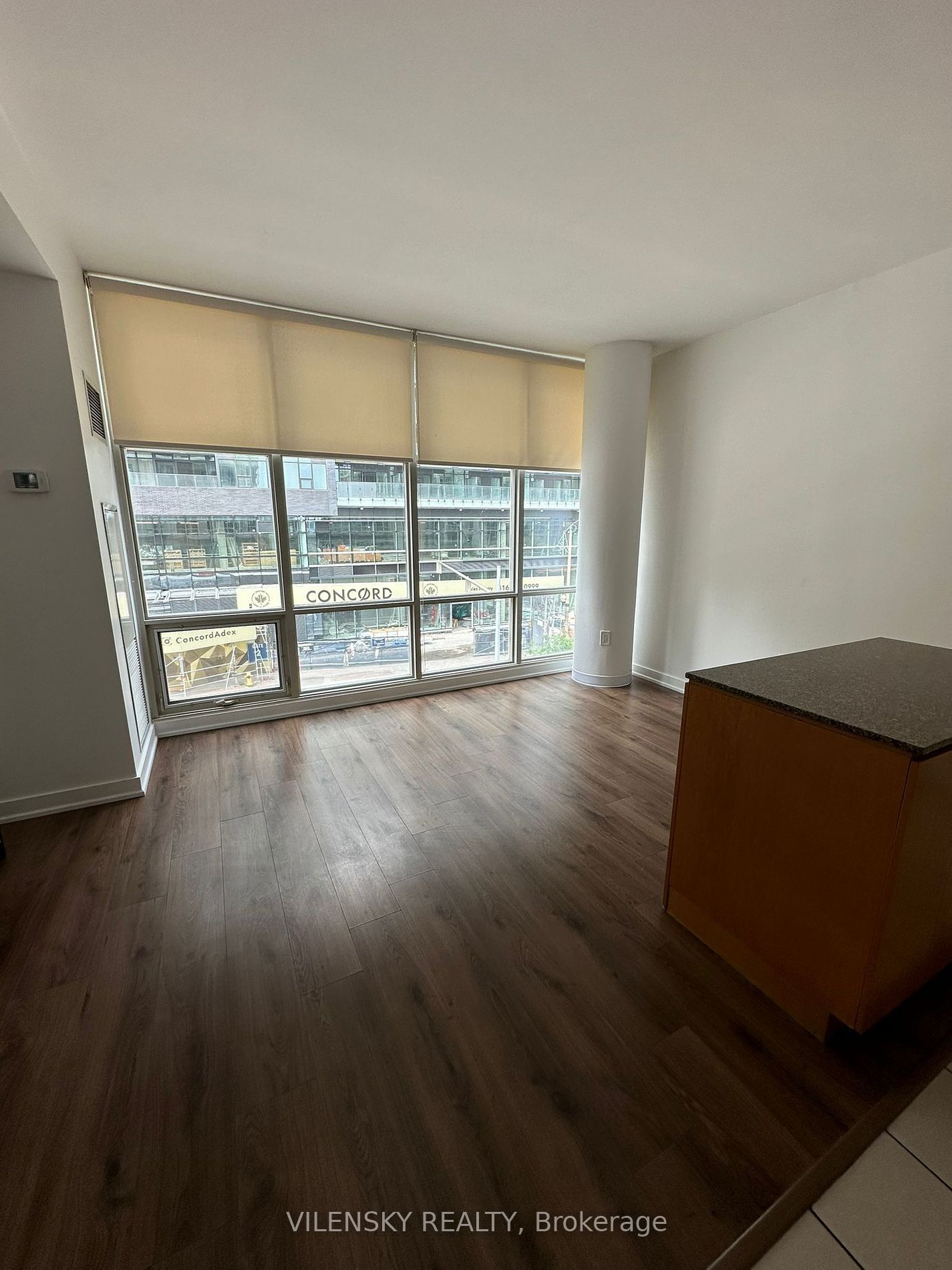 9 Spadina Ave, unit 315 for rent - image #10