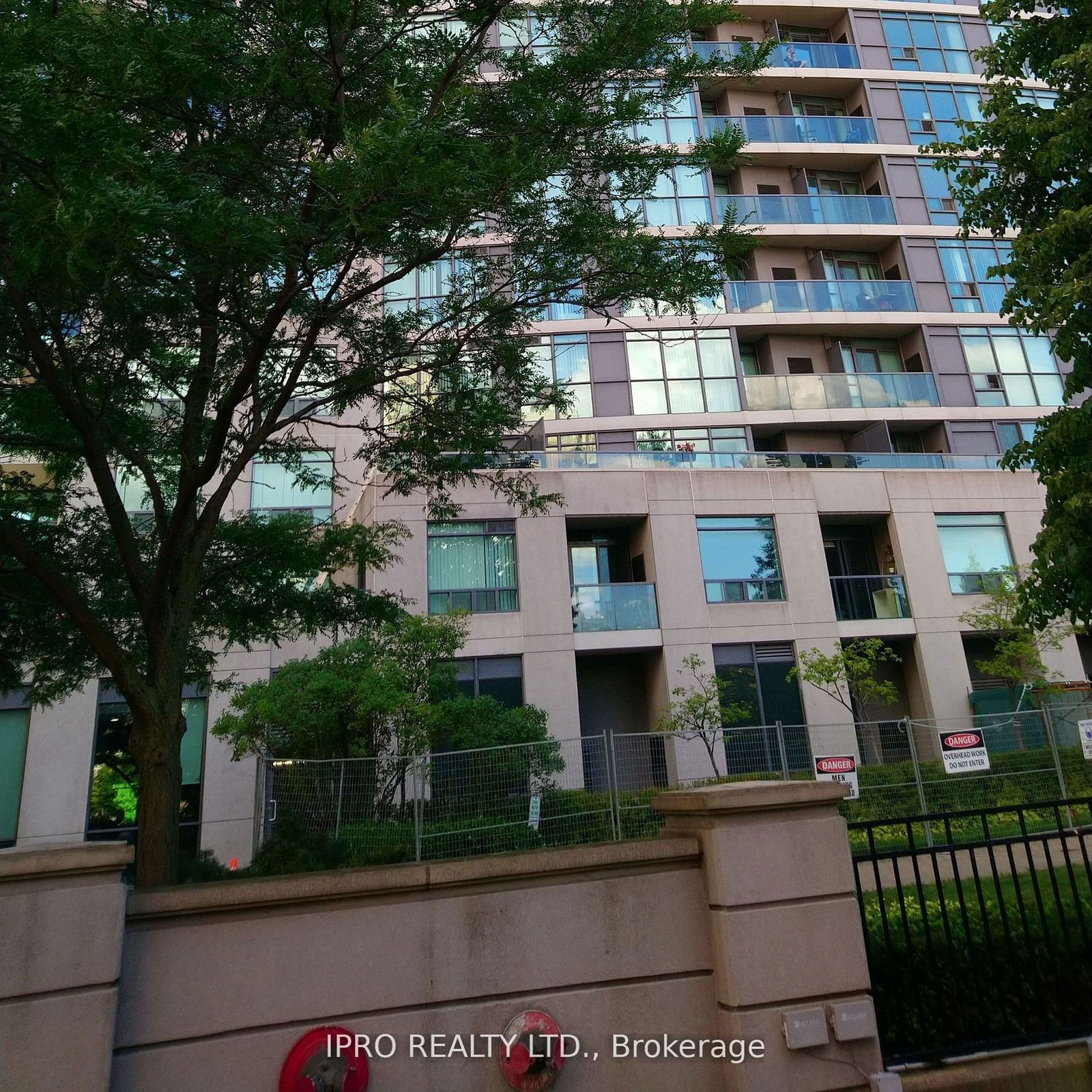 28 Harrison Gardens Blvd, unit 1801 for rent - image #2