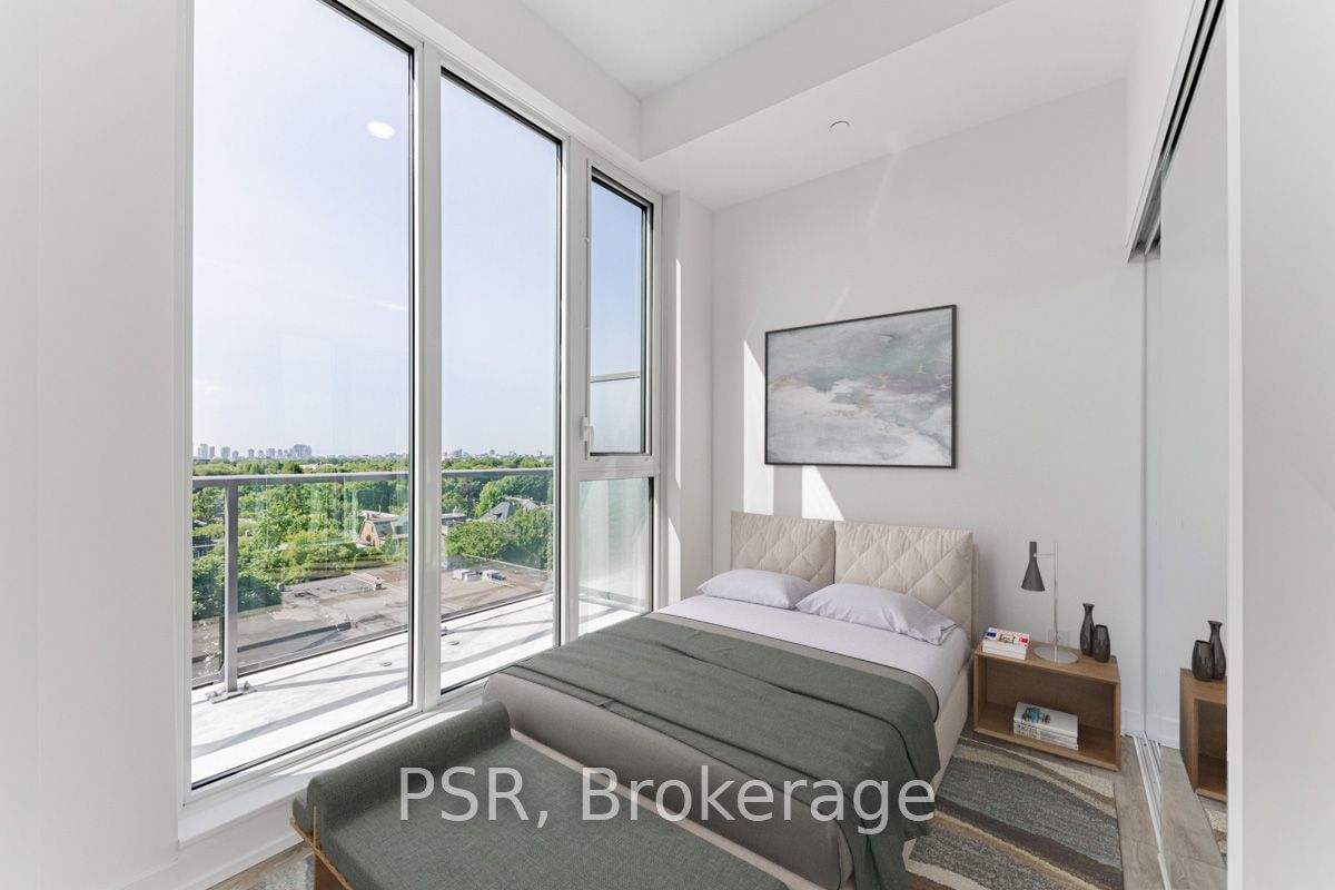 500 Dupont St, unit 716 for sale - image #5