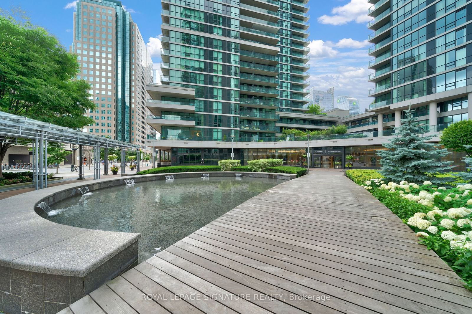 18 Harbour St, unit 404 for sale