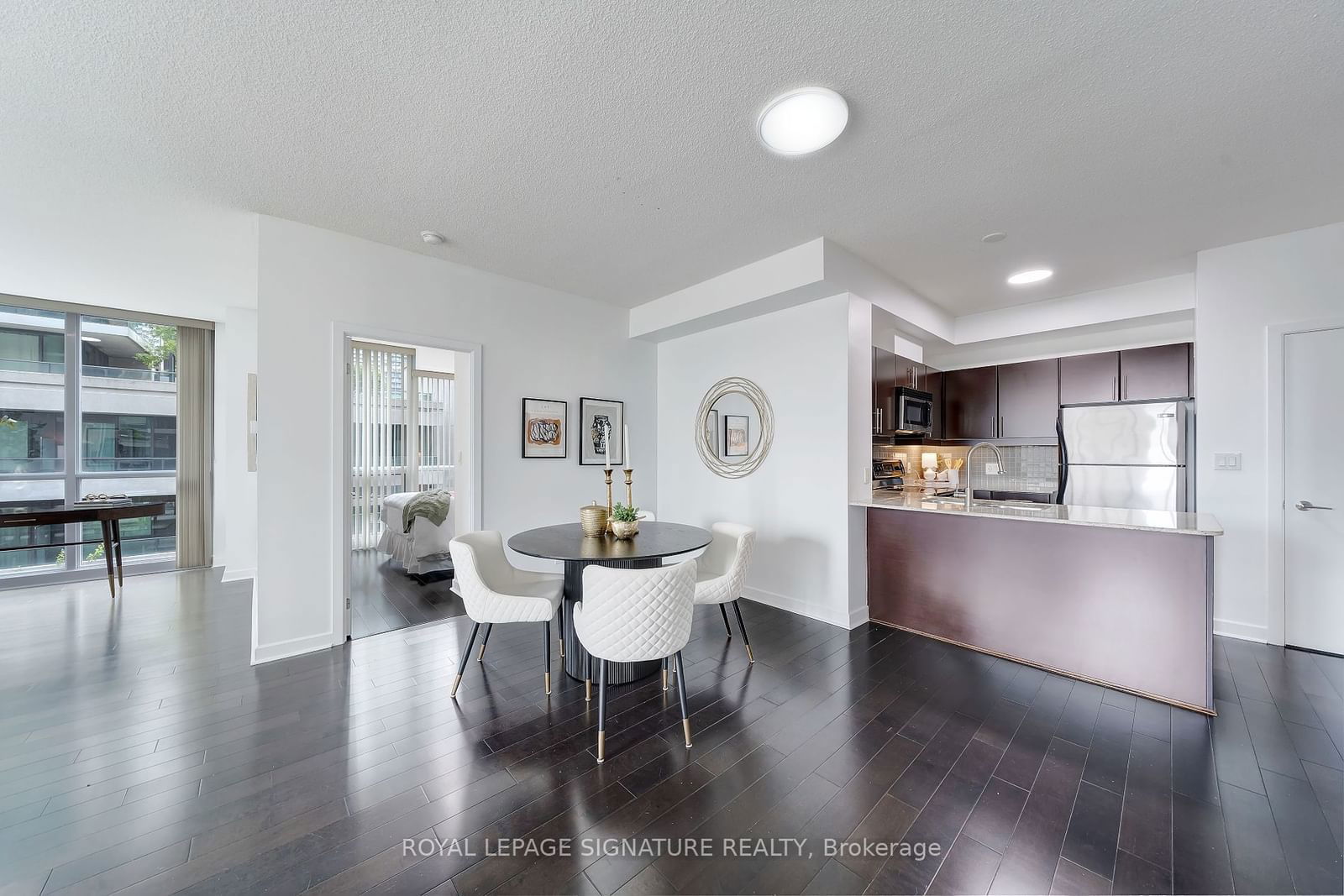 18 Harbour St, unit 404 for sale - image #4