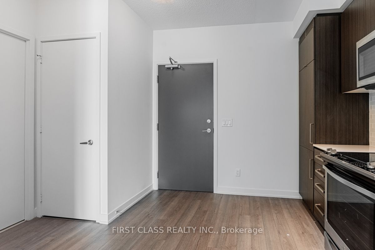 5180 Yonge St, unit 403 for sale - image #3