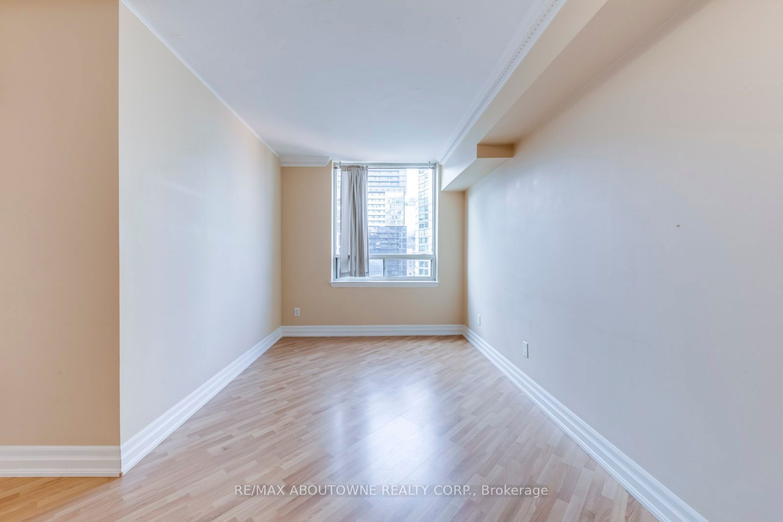 633 Bay St, unit 2122 for rent - image #11