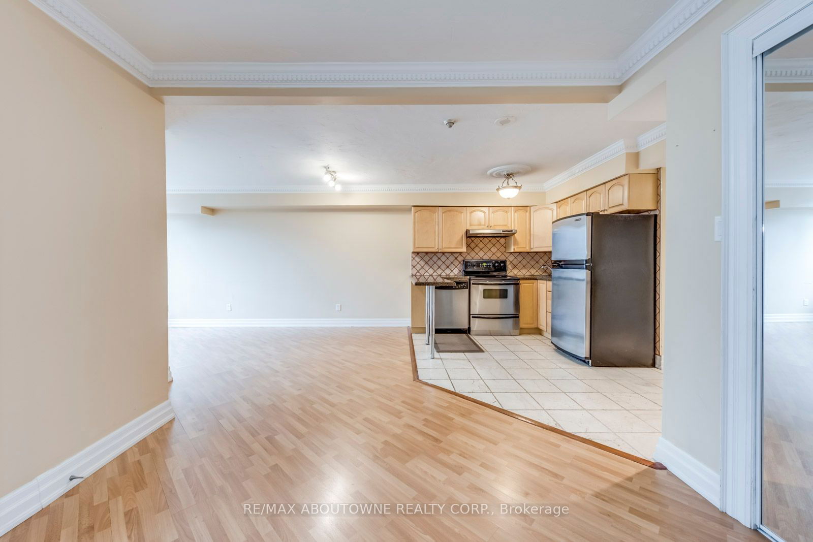 633 Bay St, unit 2122 for rent - image #18