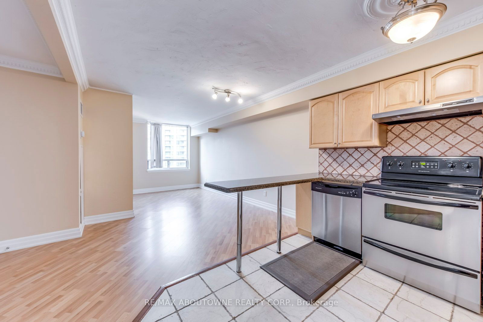 633 Bay St, unit 2122 for rent - image #5