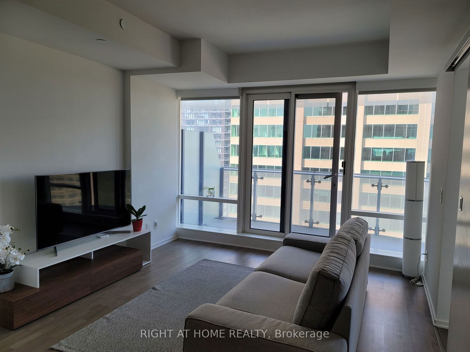 1 Bloor St E, unit 3312 for rent - image #9