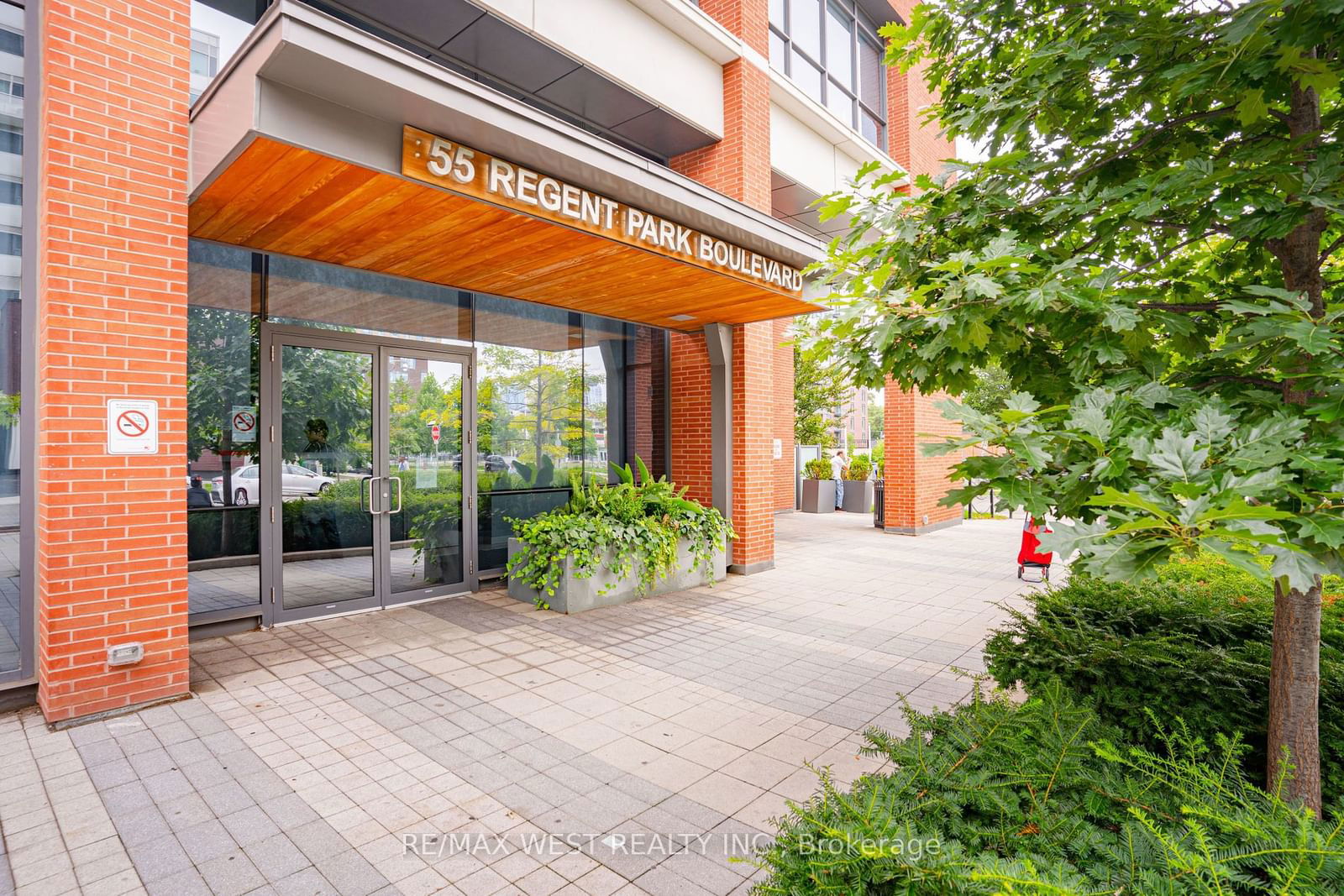 55 Regent Park Blvd, unit 911 for sale - image #2