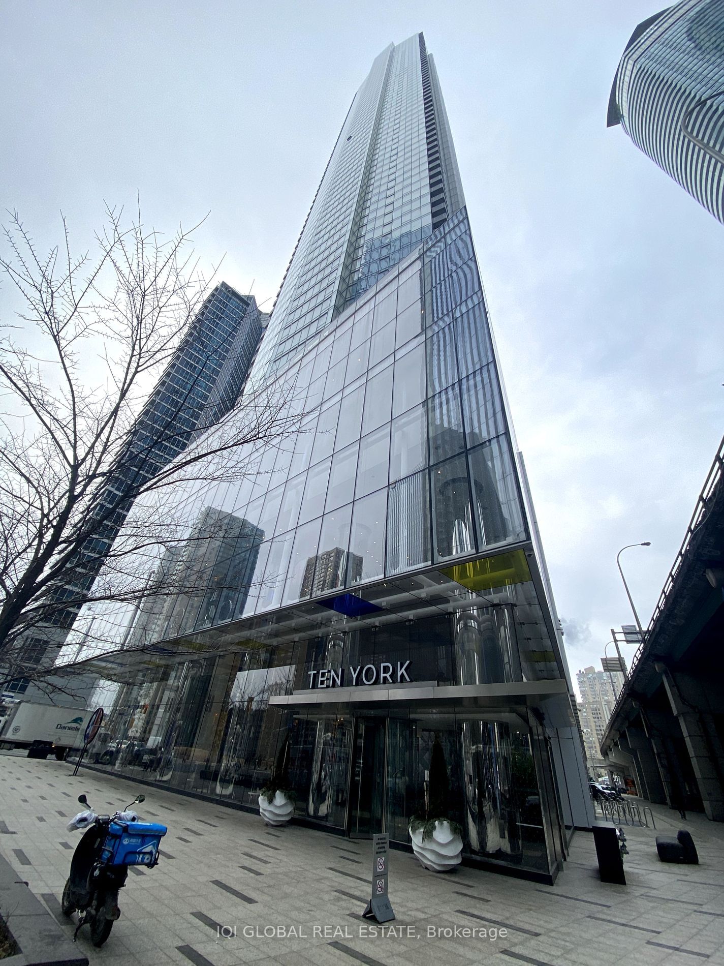 10 York St, unit 3003 for rent - image #1