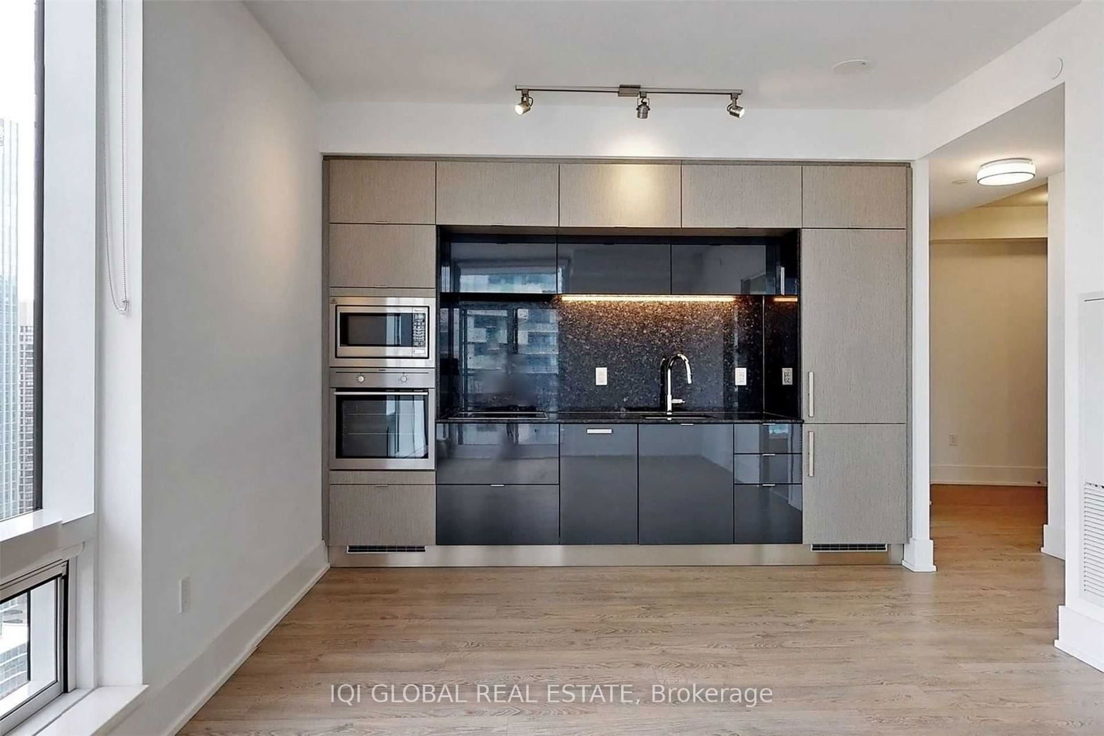 10 York St, unit 3003 for rent - image #9