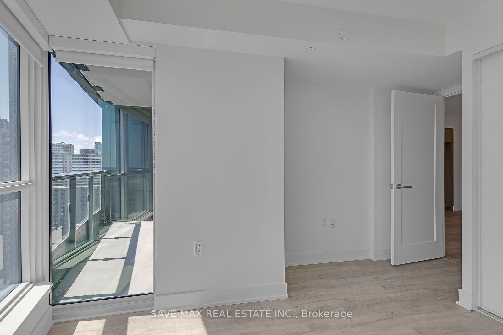 585 Bloor St E, unit 1819 for sale - image #12