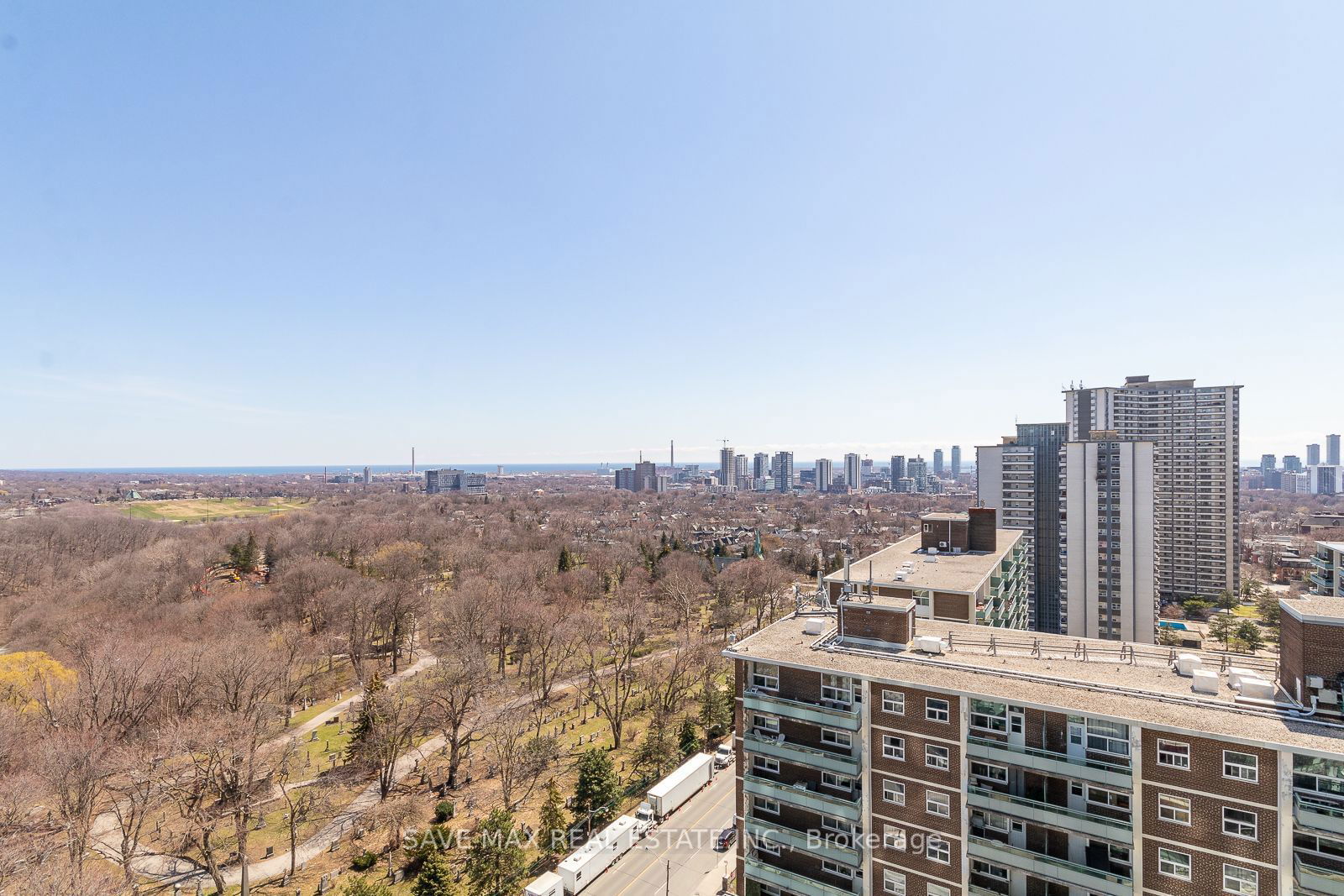 585 Bloor St E, unit 1819 for sale - image #3