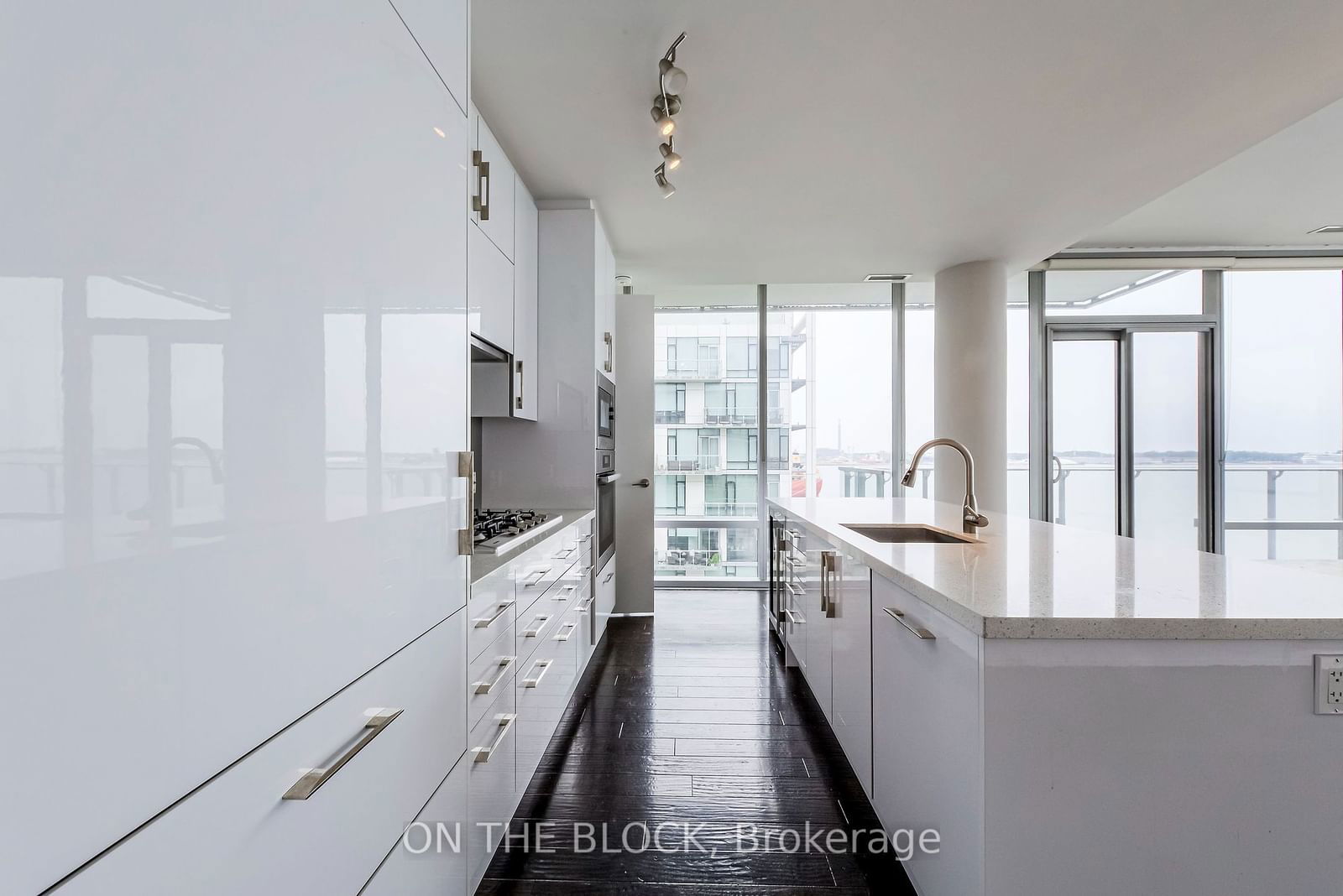 39 Queens Quay E, unit 814 for rent - image #19