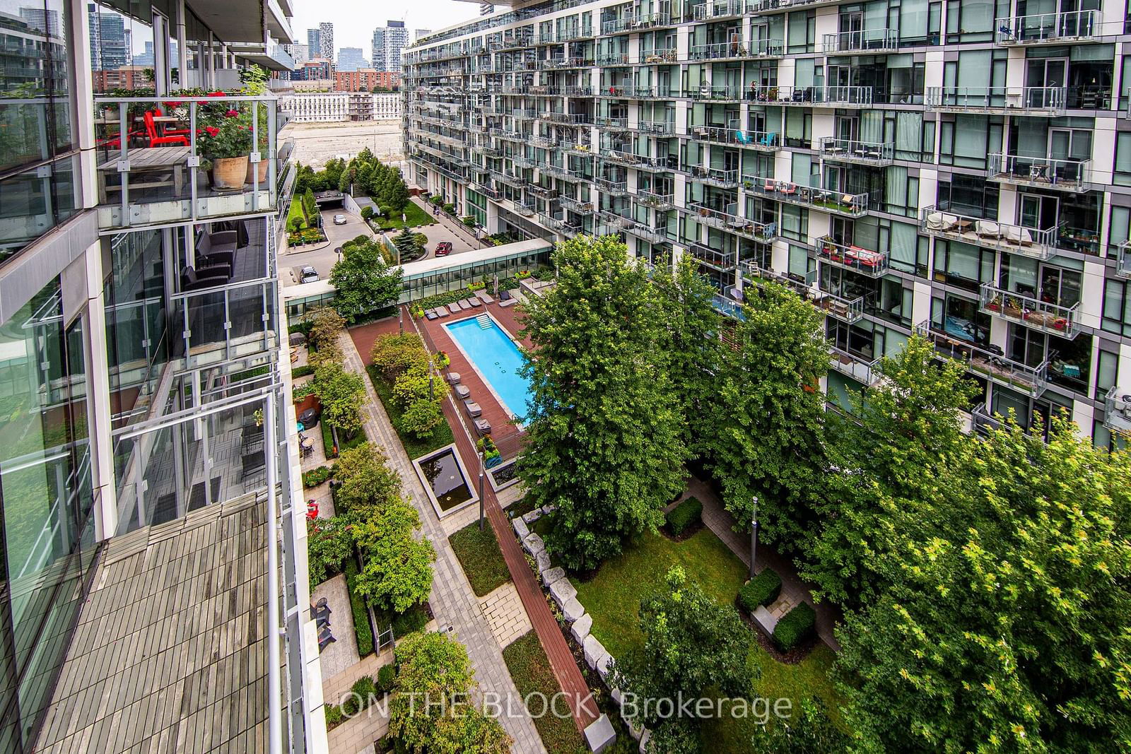 39 Queens Quay E, unit 814 for rent