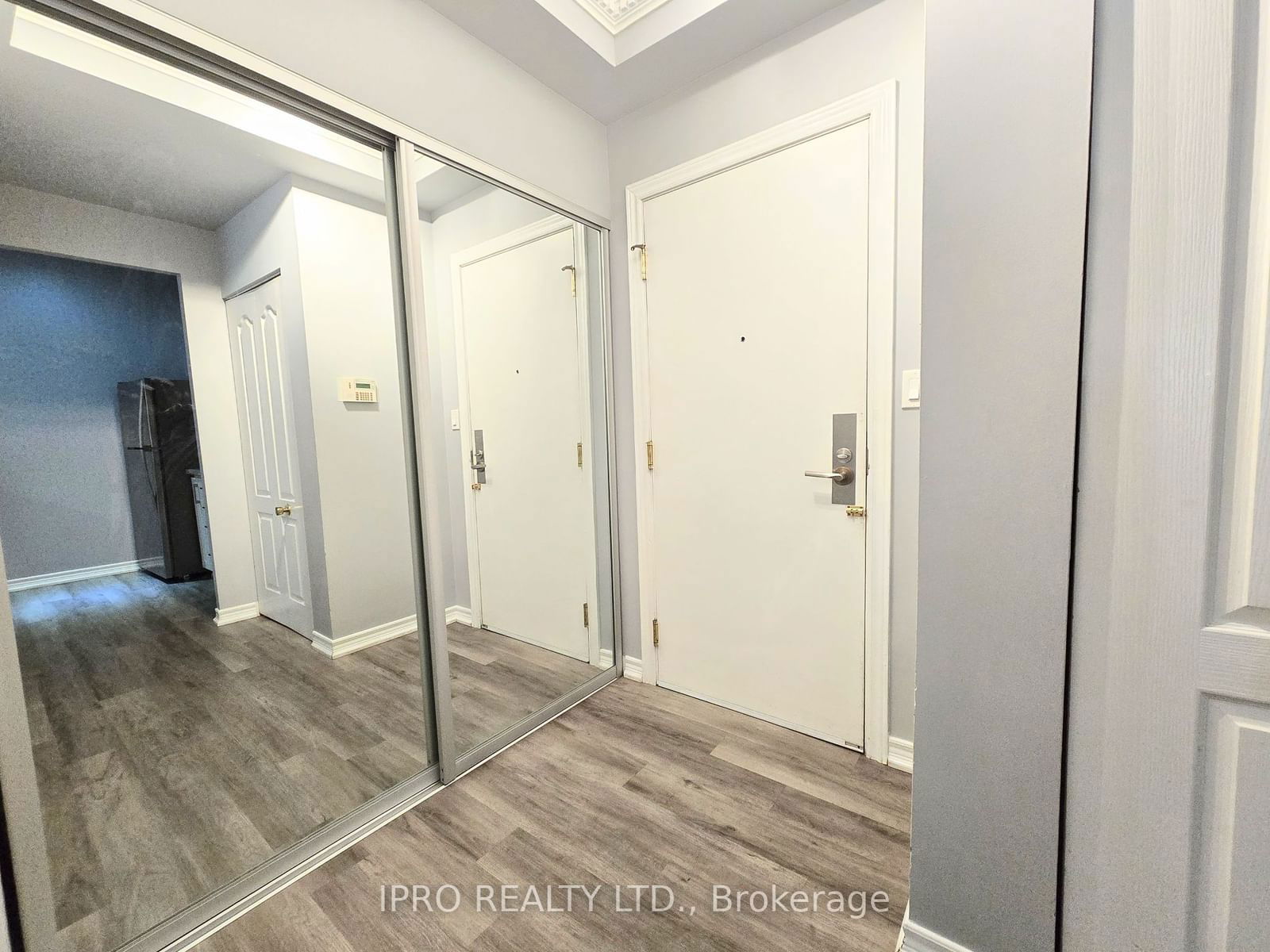 88 Grandview Way, unit 102 for rent - image #2