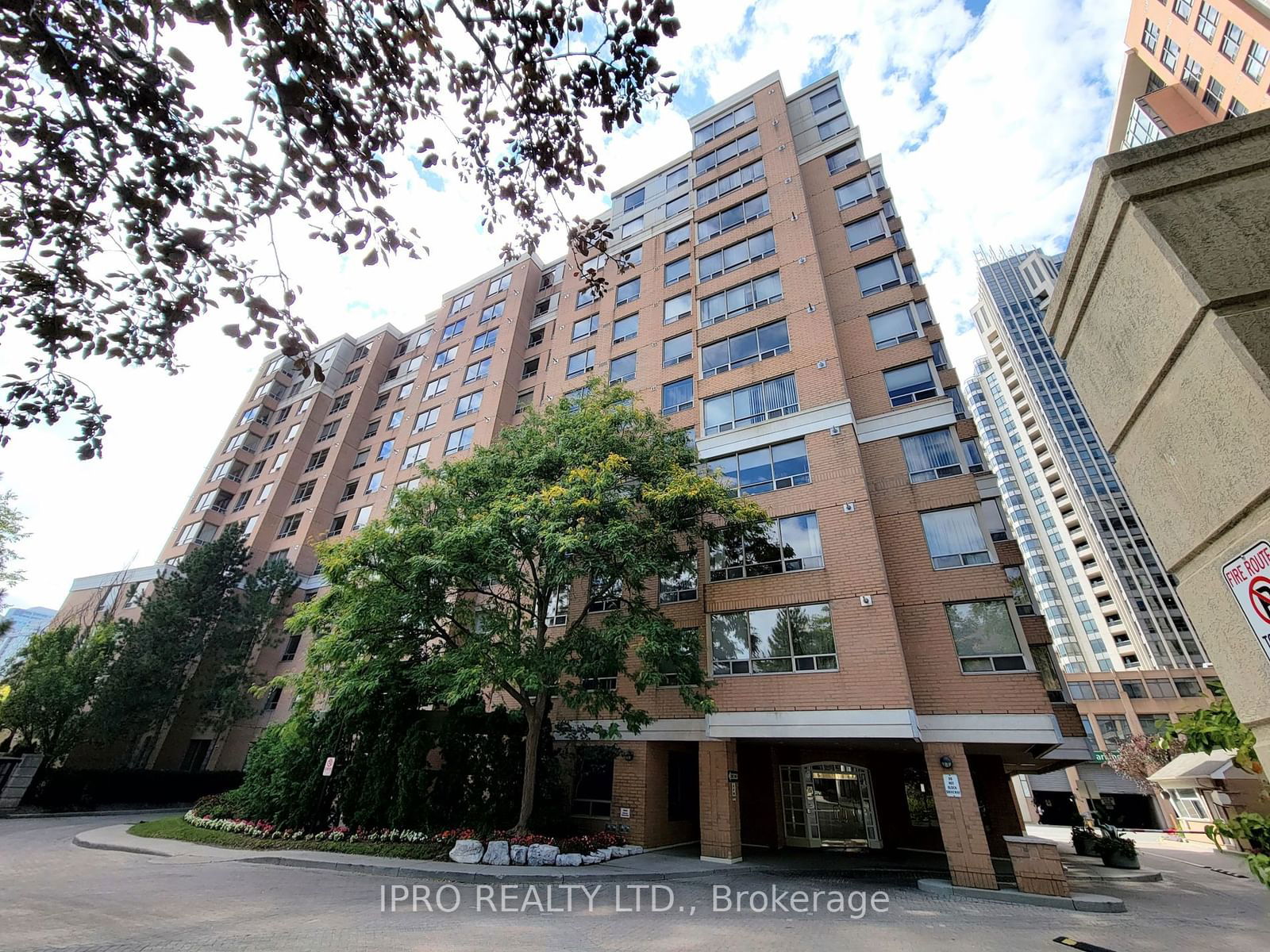 88 Grandview Way, unit 102 for rent - image #34