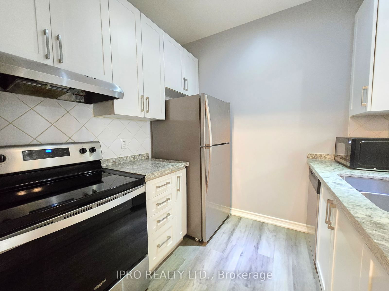 88 Grandview Way, unit 102 for rent - image #7