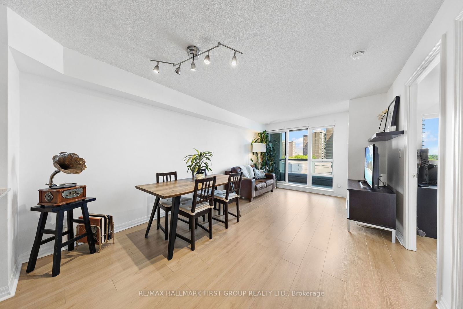 30 Herons Hill Way, unit 603 for sale - image #6