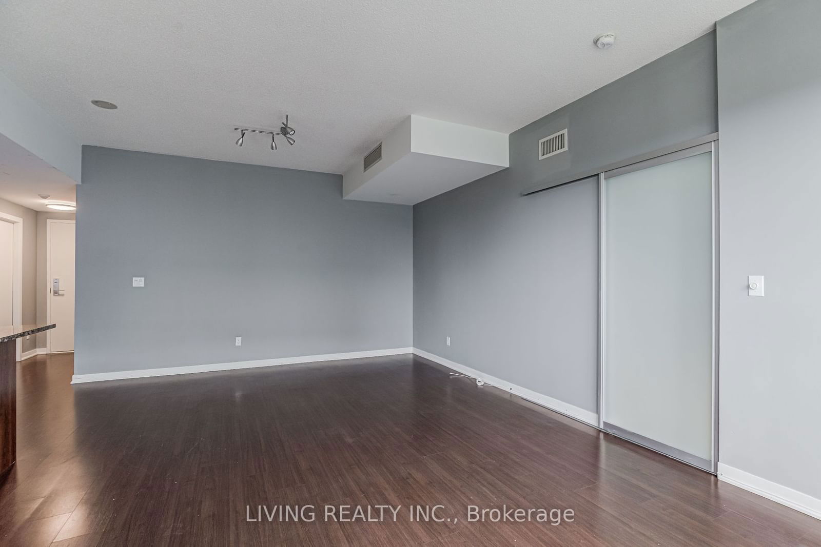 59 East Liberty St, unit 2001 for rent - image #16