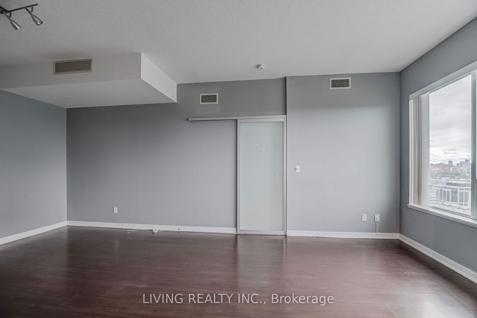 59 East Liberty St, unit 2001 for rent - image #17