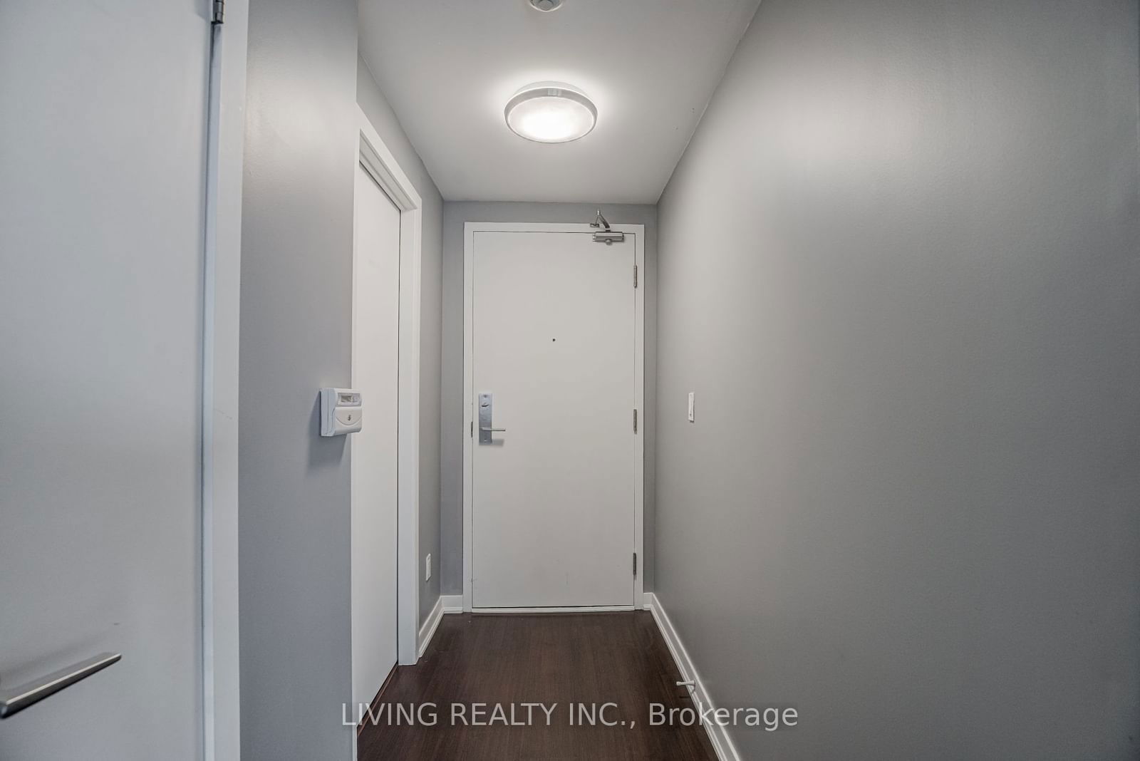 59 East Liberty St, unit 2001 for rent - image #4