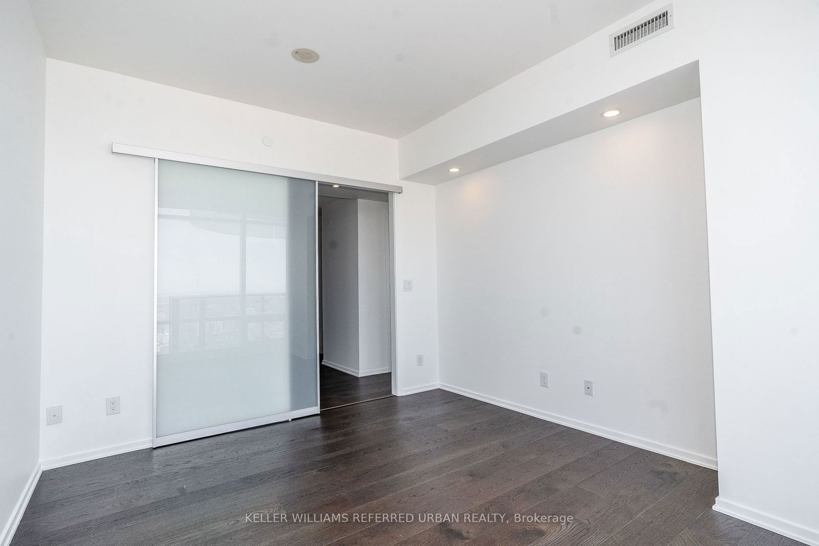 1 Bloor St E, unit 7001 for rent