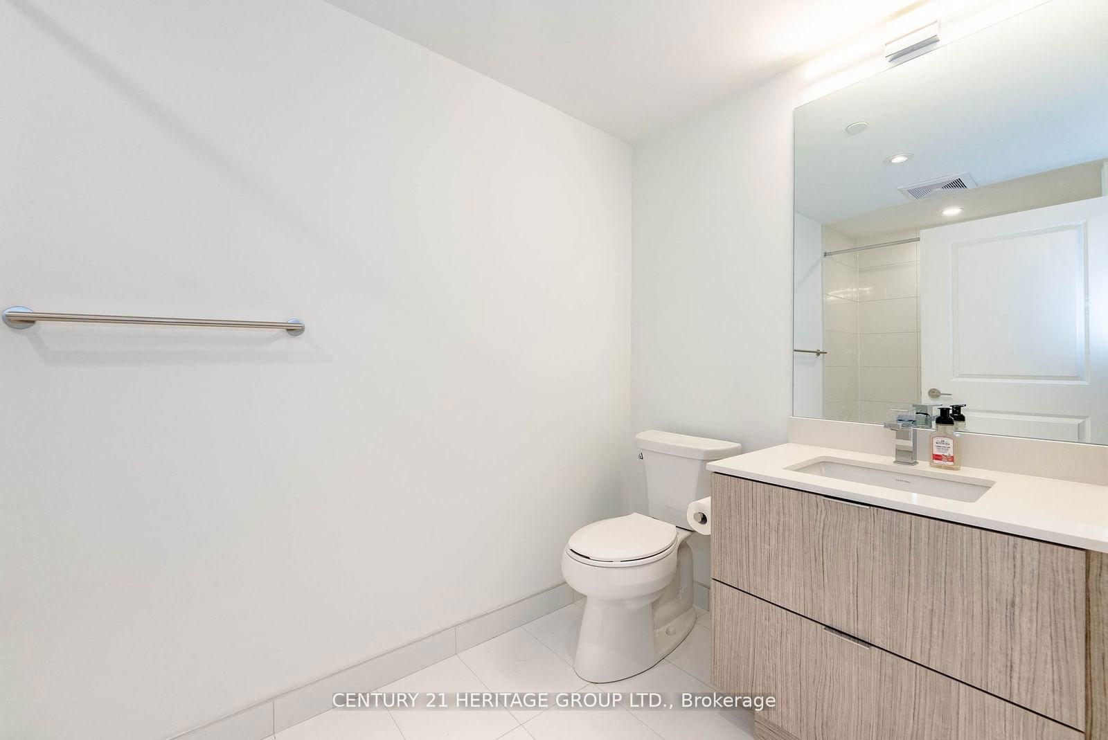 395 Bloor St E, unit 2102 for sale