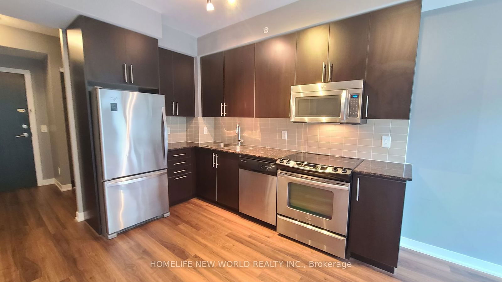 60 Berwick Ave, unit 316 for rent - image #2