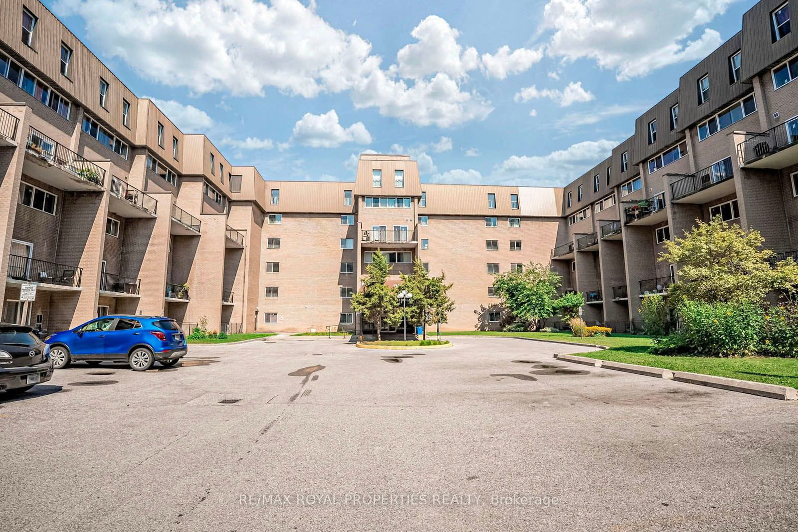 165 Cherokee Blvd, unit 297 for sale - image #4