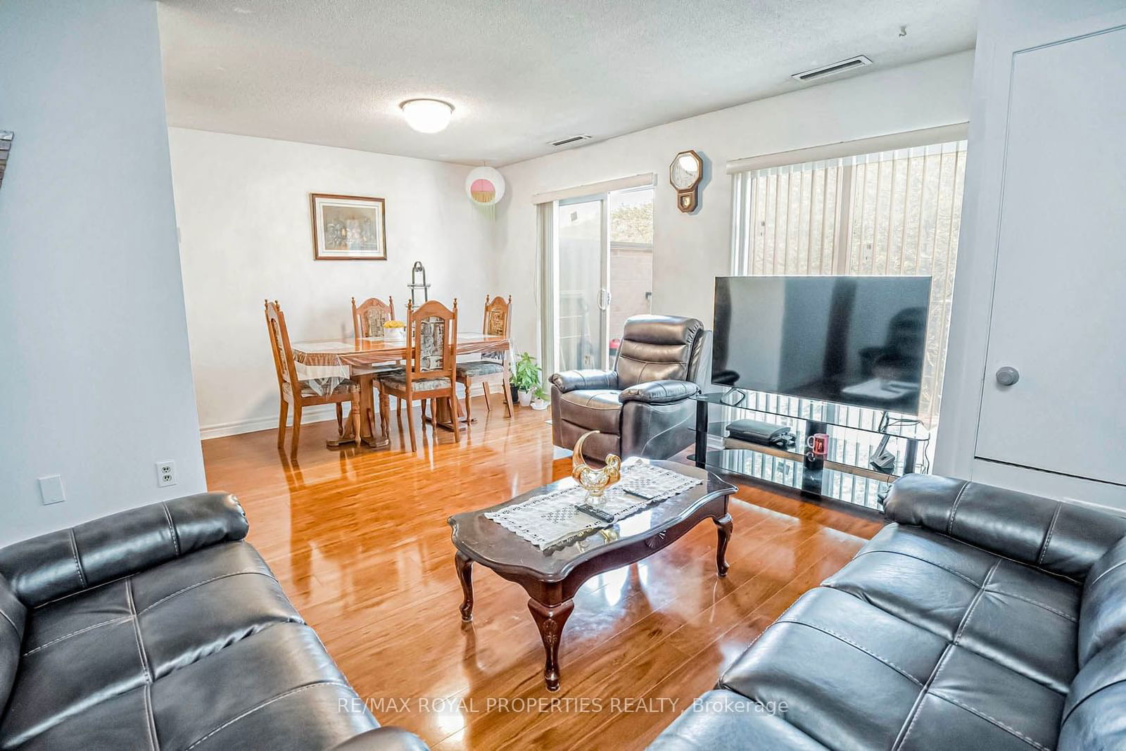 165 Cherokee Blvd, unit 297 for sale - image #8