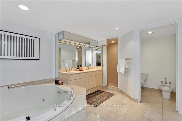 130 Carlton St, unit 1505 for sale - image #30