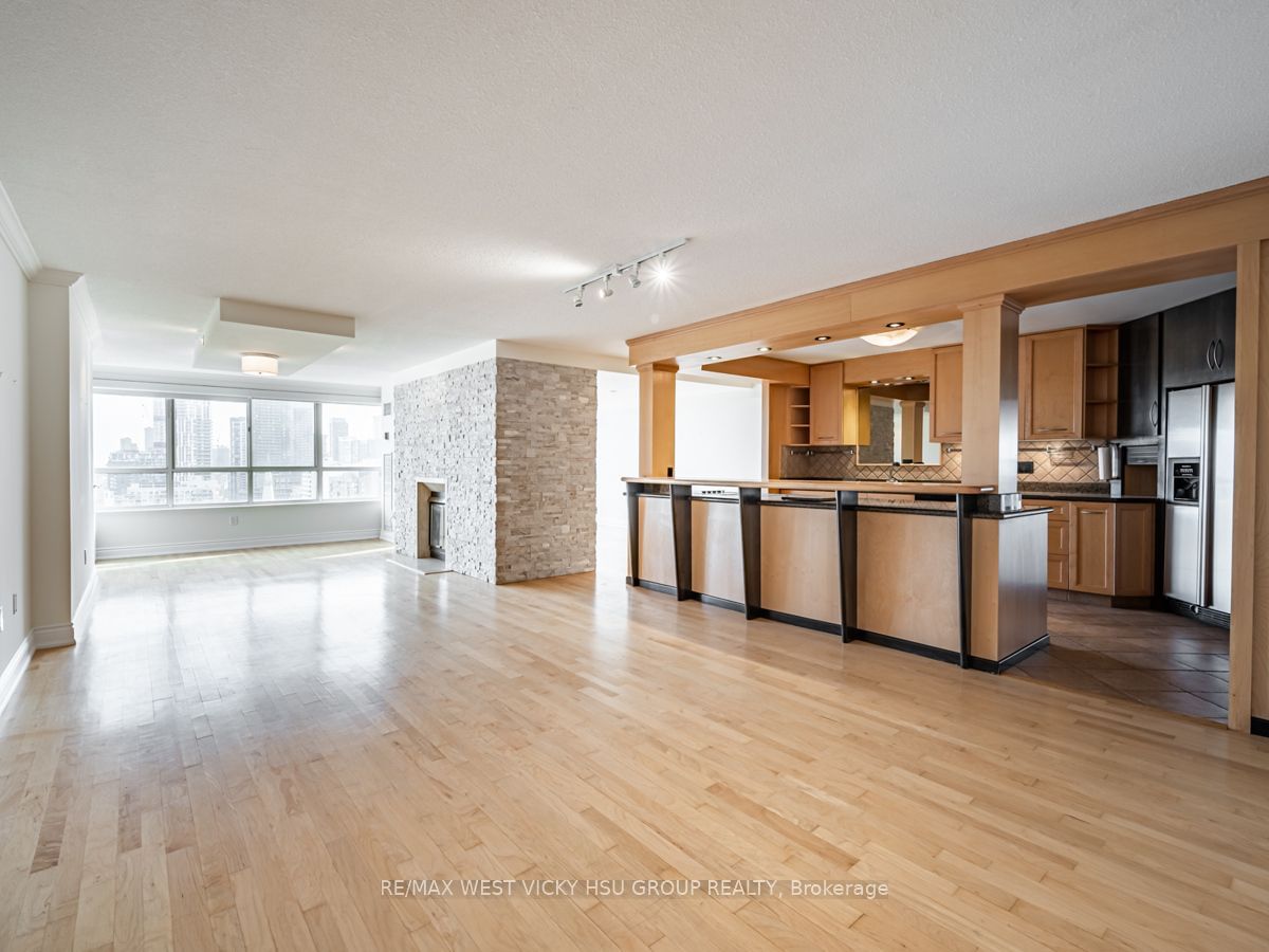 130 Carlton St, unit 1505 for sale - image #6