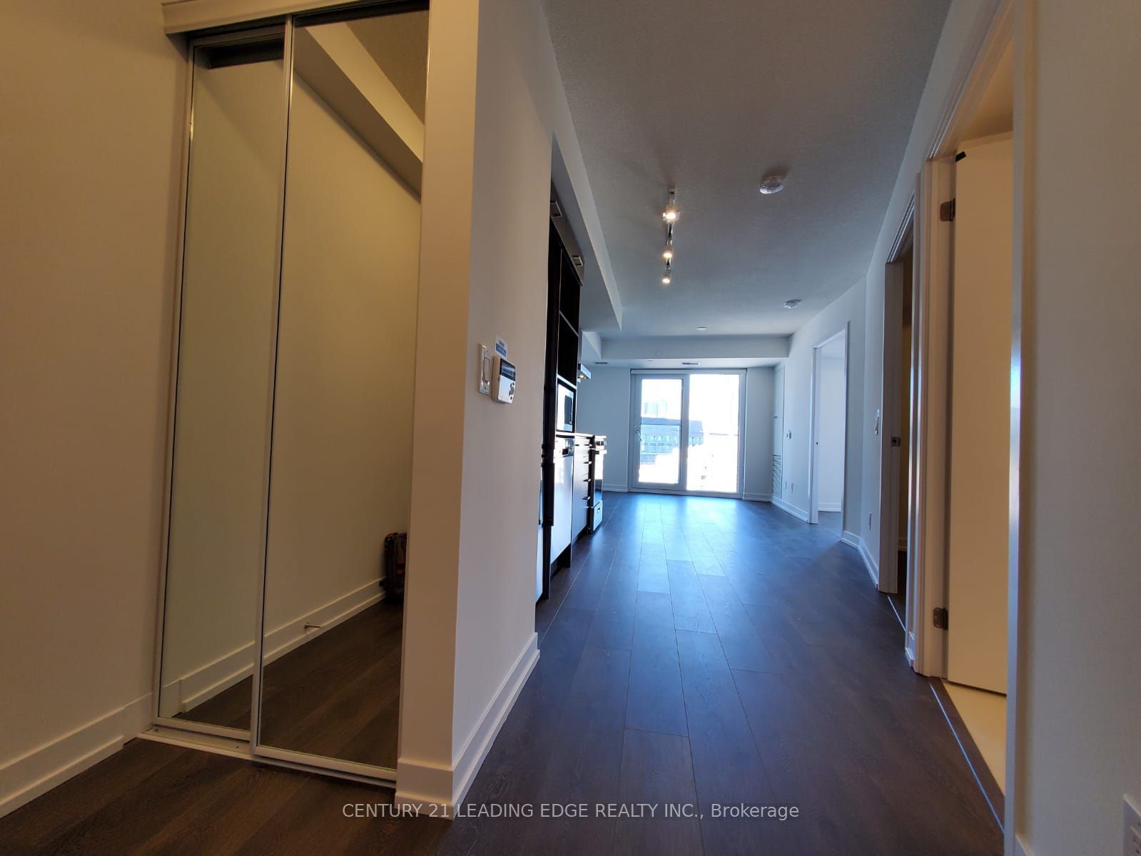 219 Dundas St E, unit 1608 for rent - image #5