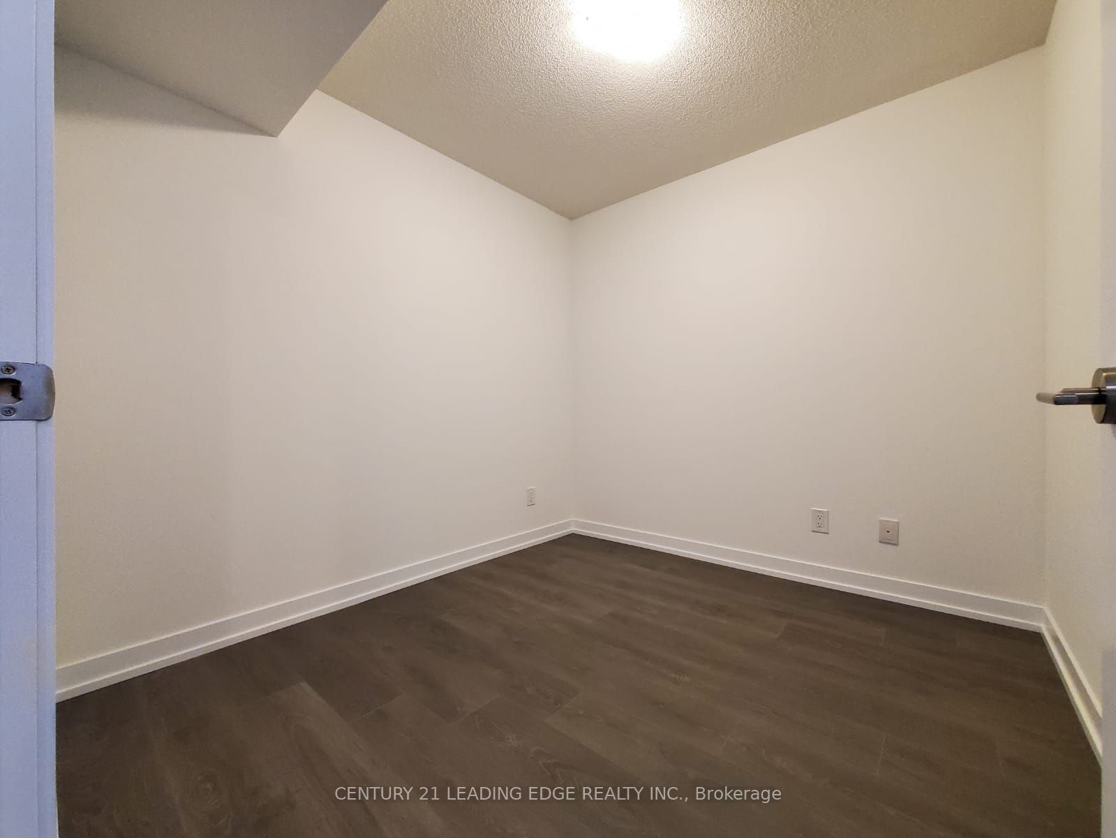 219 Dundas St E, unit 1608 for rent - image #8