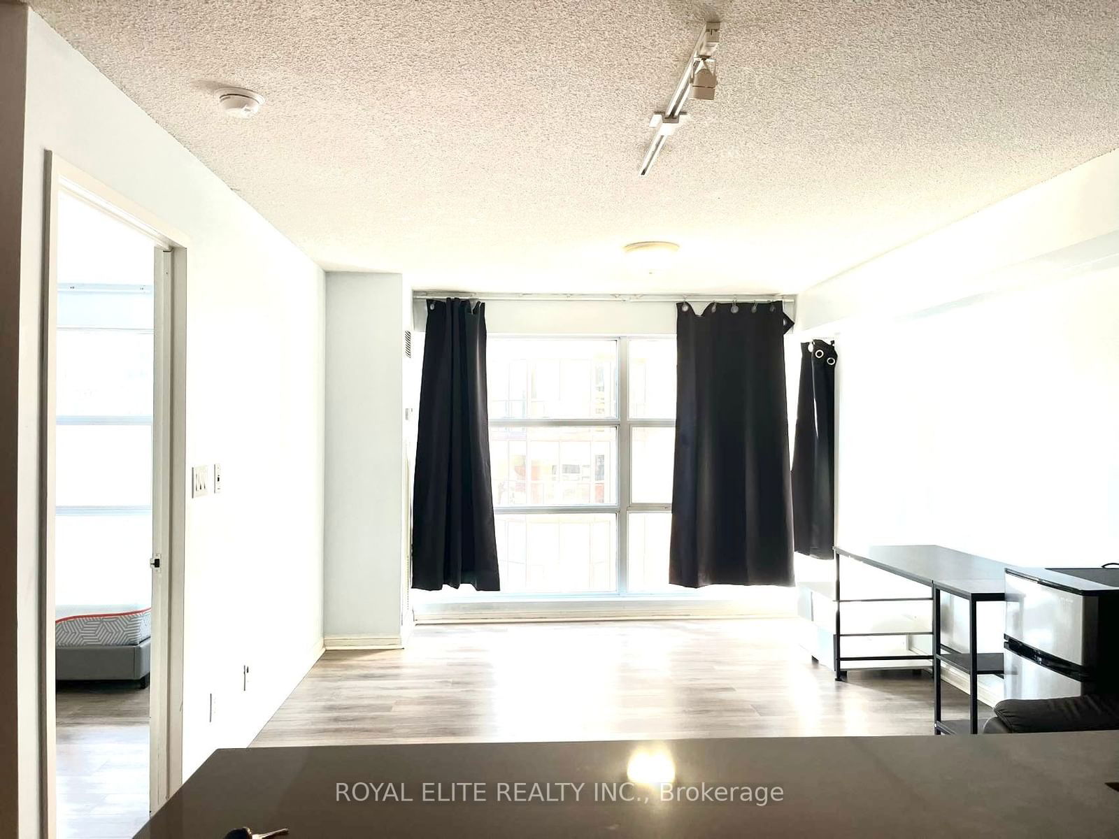 11 ST JOSEPH St, unit 805 for rent