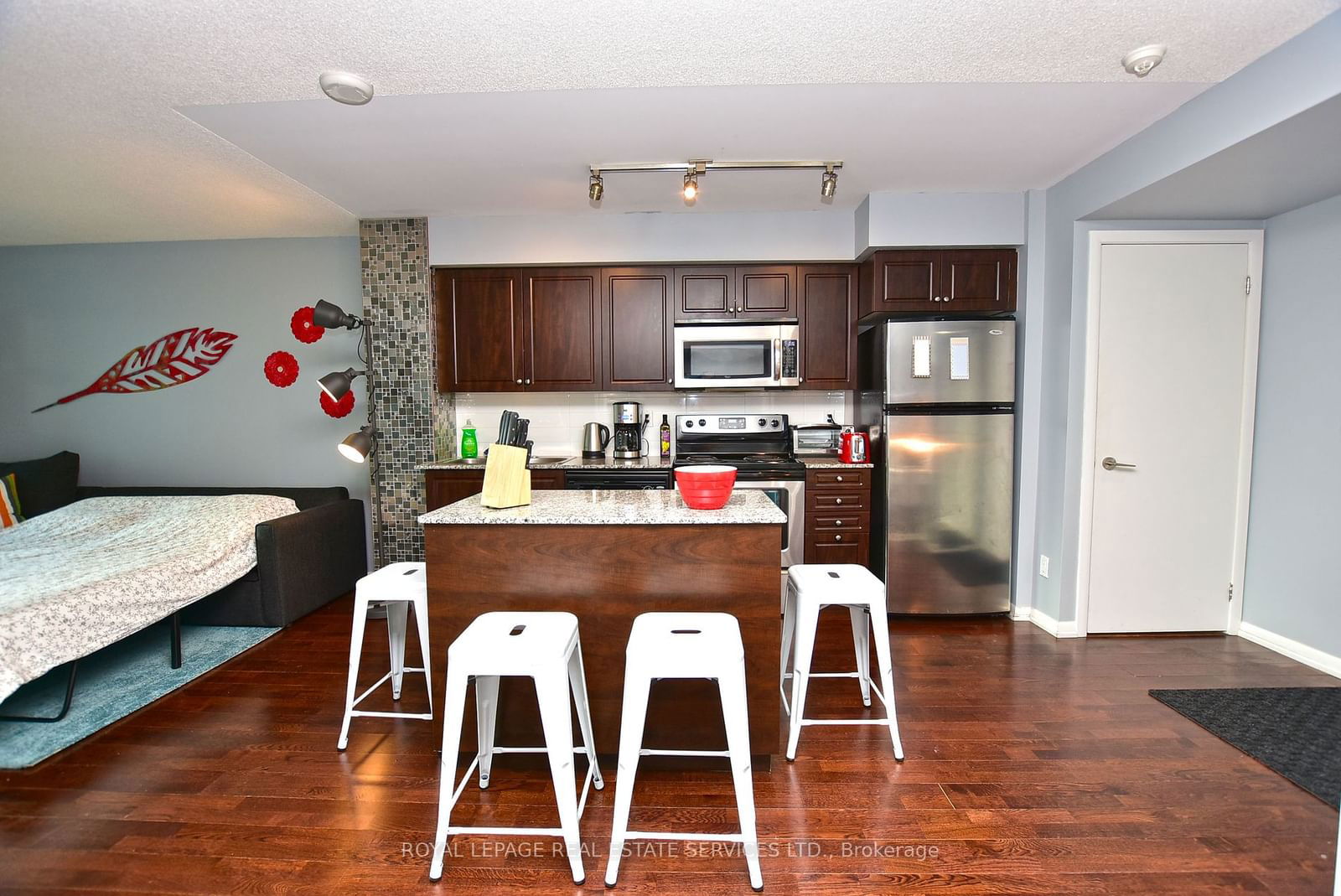 209 Fort York Blvd, unit 660 for rent - image #3