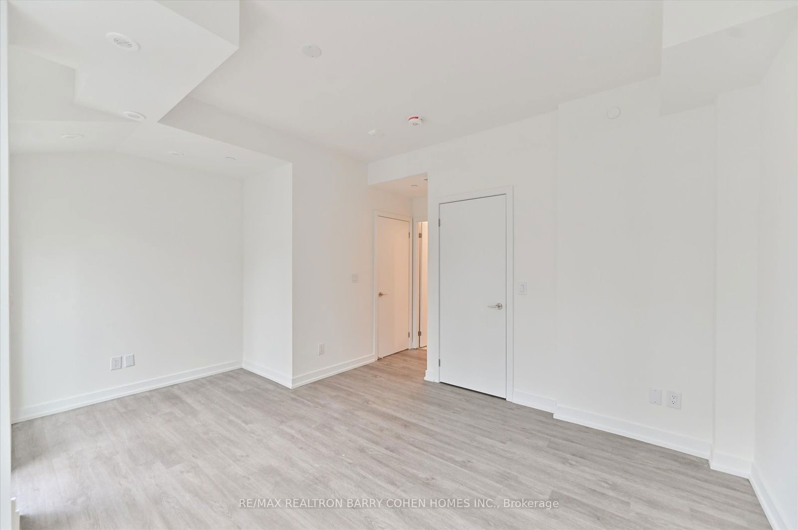 847 Sheppard Ave W, unit 24 for rent - image #13