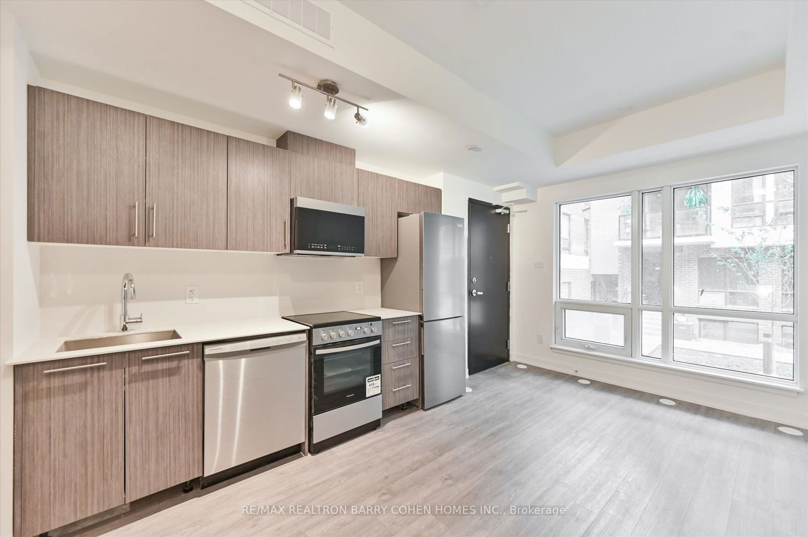 847 Sheppard Ave W, unit 24 for rent