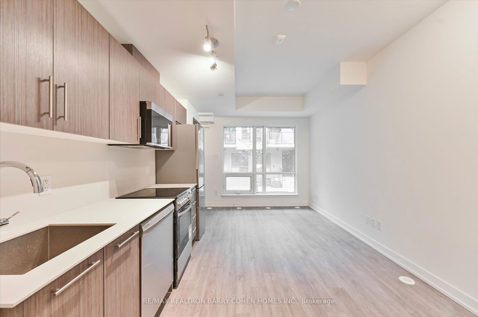 847 Sheppard Ave W, unit 24 for rent - image #7