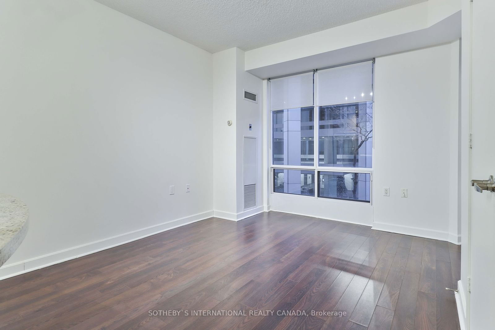 85 Bloor St E, unit 208 for sale