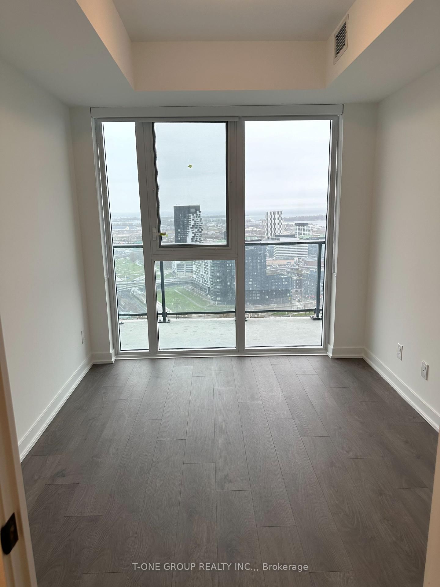 5 Defries St, unit 3004 for rent - image #8