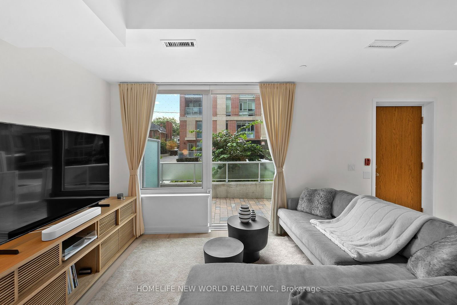 33 Helendale Ave, unit 103 for sale - image #4