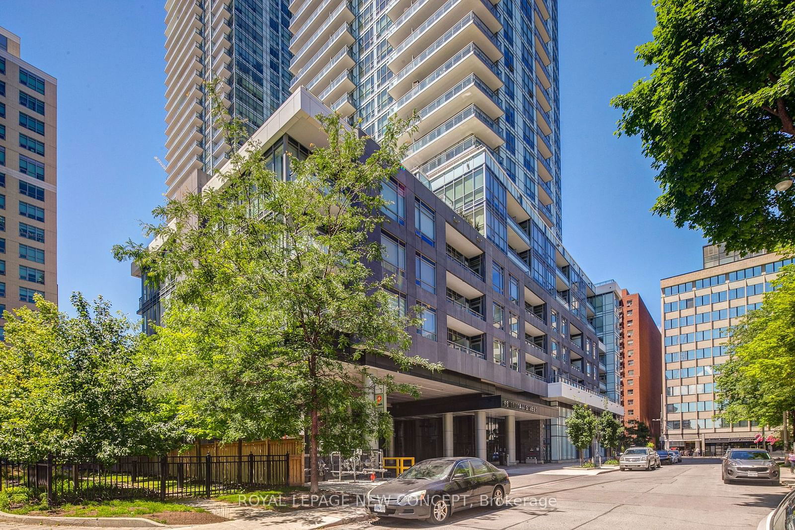 98 LILLIAN St N, unit 413 for sale - image #2