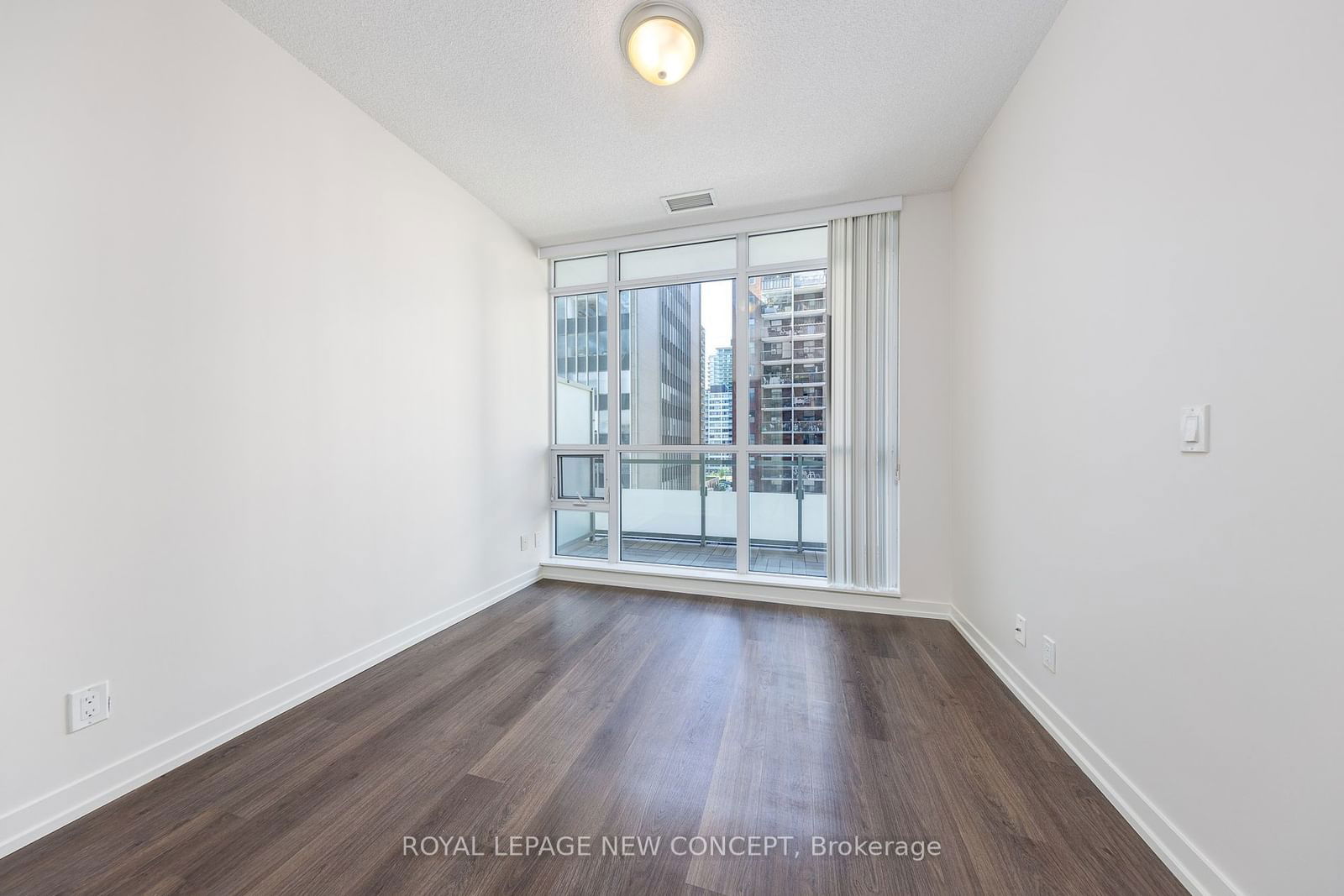 98 LILLIAN St N, unit 413 for sale