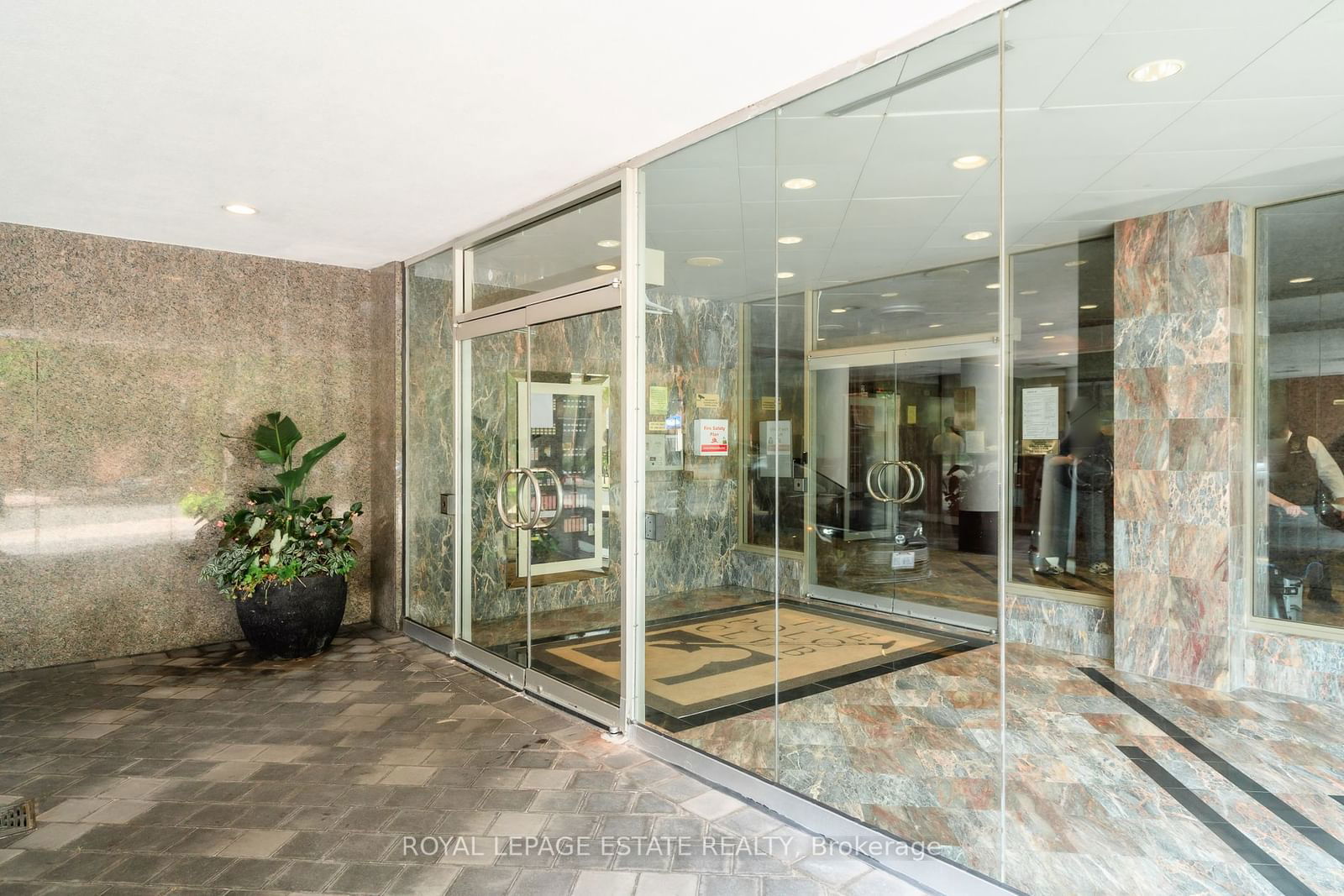 1055 Bay St, unit 205 for sale - image #2