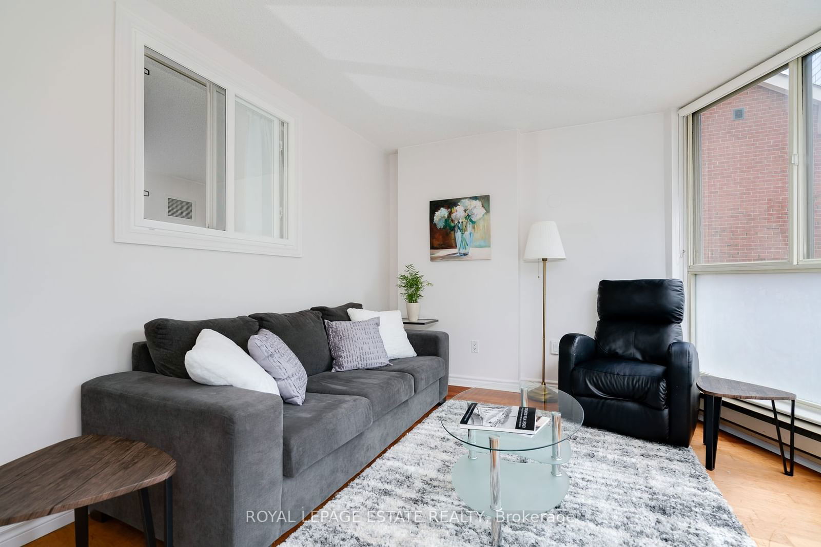 1055 Bay St, unit 205 for sale - image #5