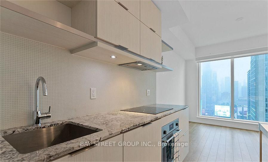 197 Yonge St, unit 3701 for sale