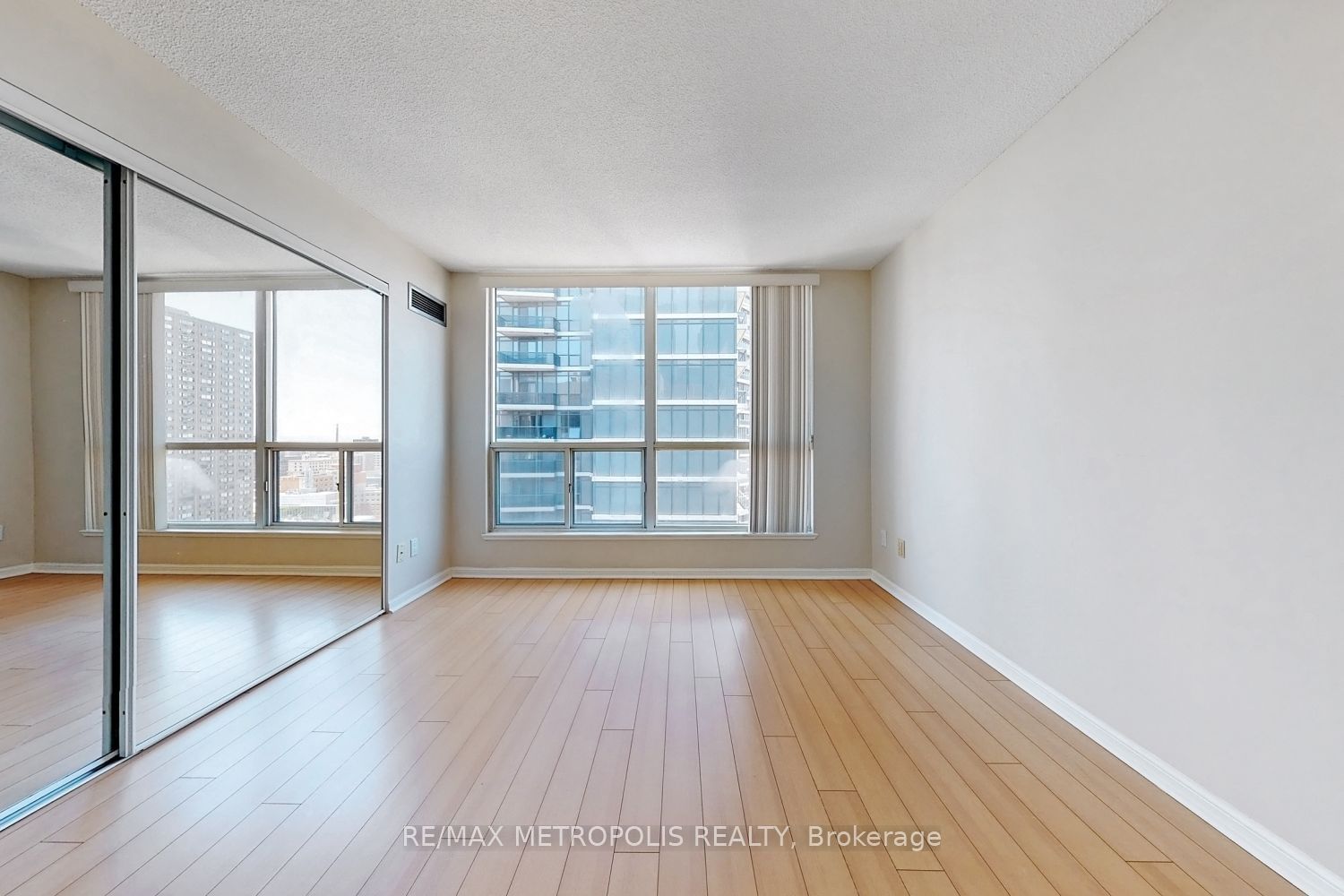 7 Carlton St, unit 1804 for rent - image #23